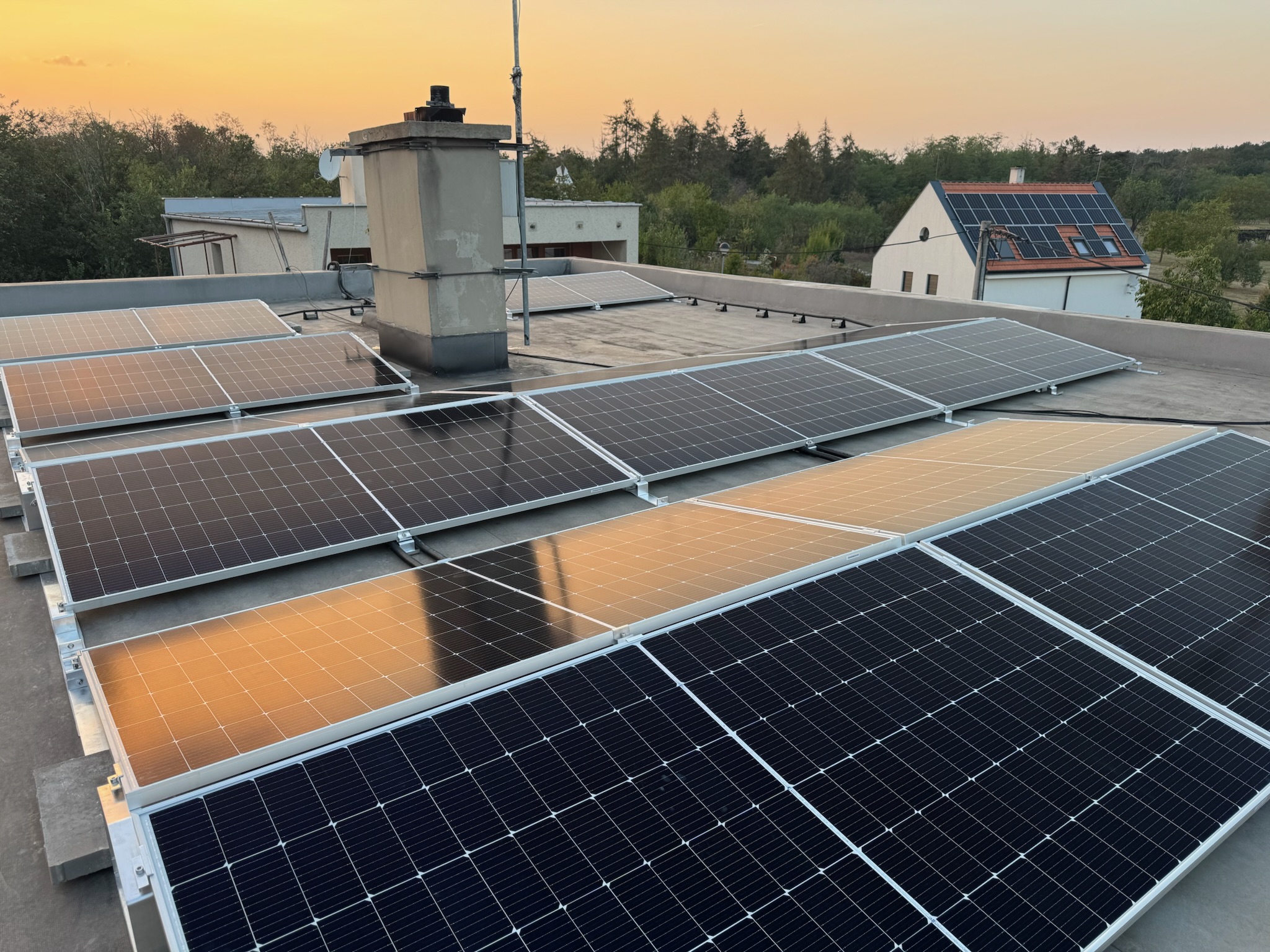 Moderní dům s fotovoltaikou